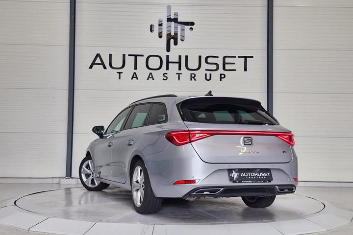 Sølv Seat Leon fra 2022