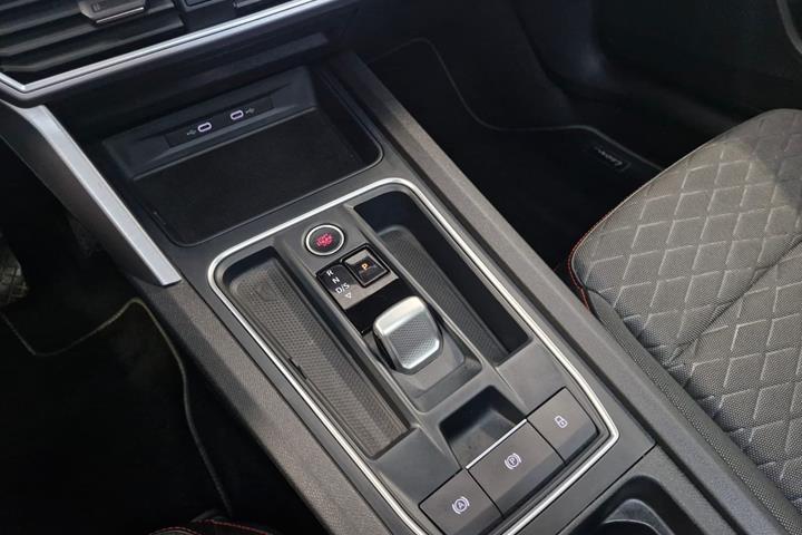 Sølv Seat Leon fra 2022