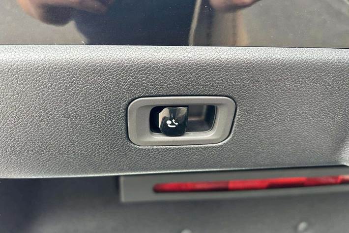 Sort Mercedes CLA250+ fra 2025