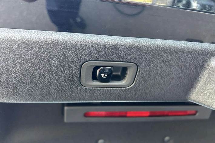 Sort Mercedes CLA250+ fra 2025
