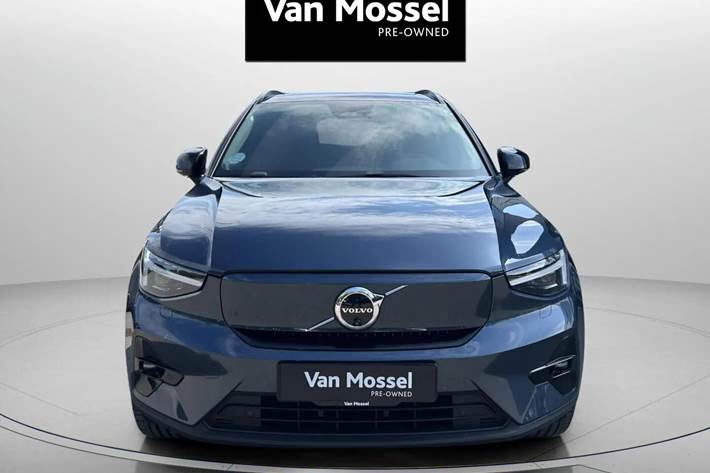 Blå Volvo EX40 fra 2025