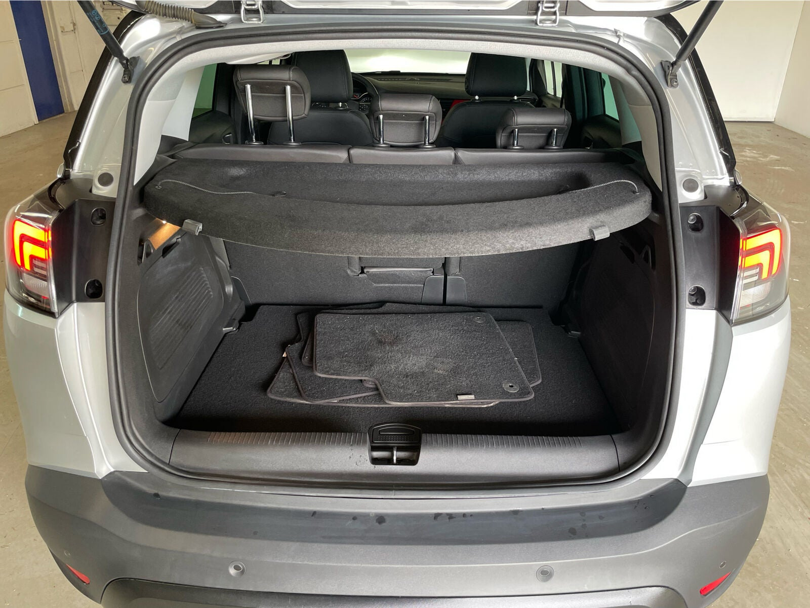 Sølv Opel Crossland fra 2023
