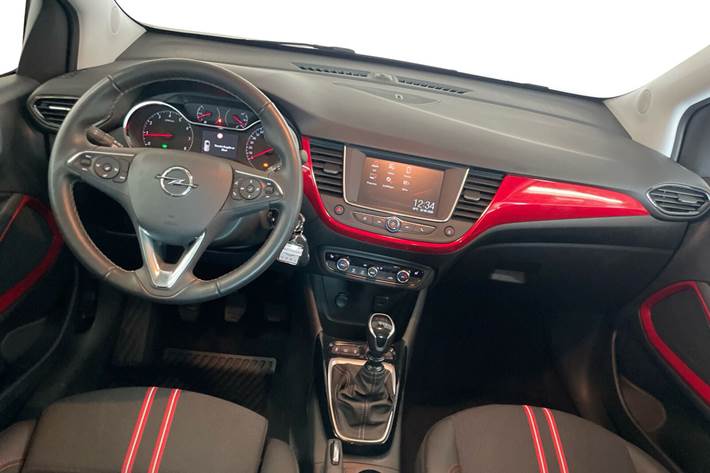 Sølv Opel Crossland fra 2023