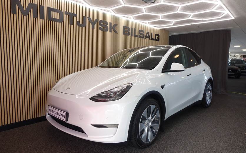 Tesla Model Y Long Range AWD