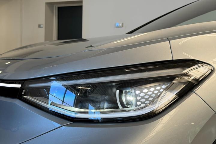 Sølv VW ID.4 fra 2025