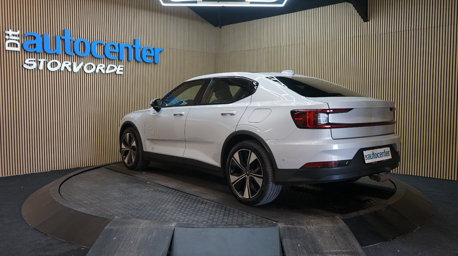 Grå Polestar 2 fra 2023