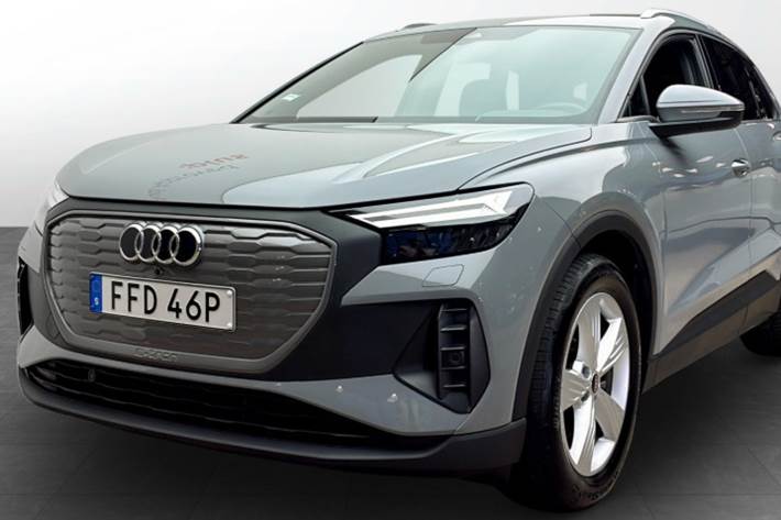 Grå Audi Q4 e-tron fra 2023