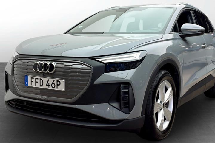 Grå Audi Q4 e-tron fra 2023 set udefra