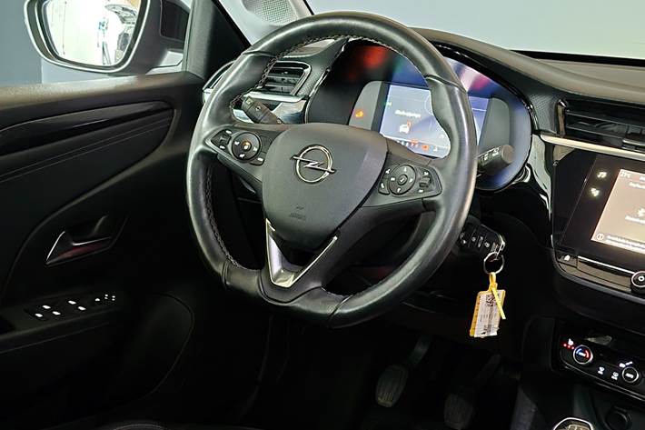 Grå Opel Corsa fra 2020