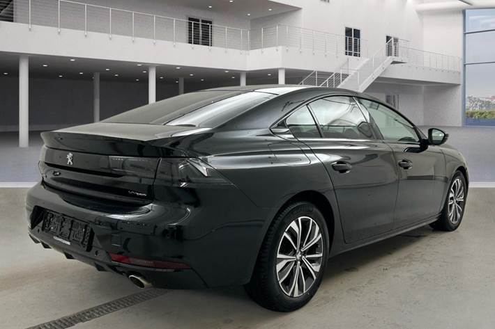 Sort Peugeot 508 fra 2022
