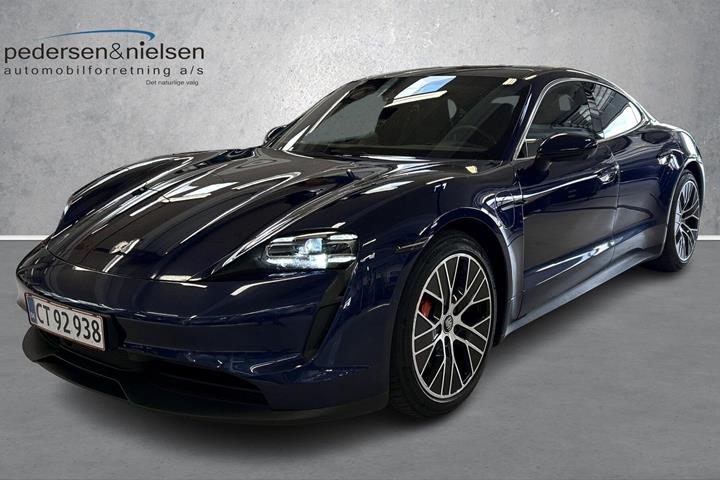 Blå Porsche Taycan fra 2020 set udefra