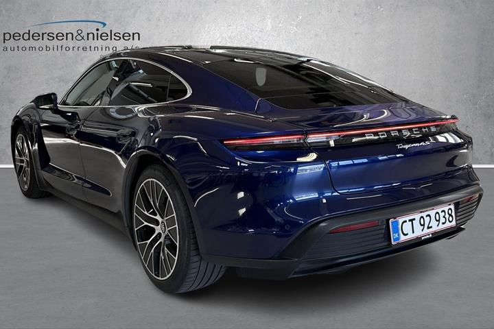Blå Porsche Taycan fra 2020
