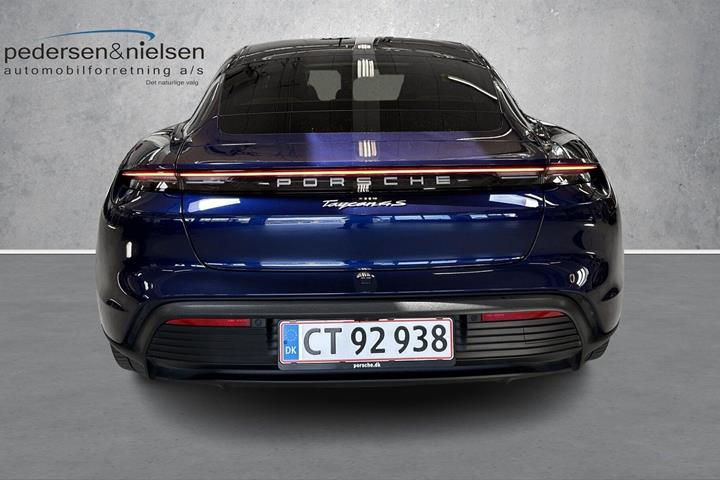 Blå Porsche Taycan fra 2020