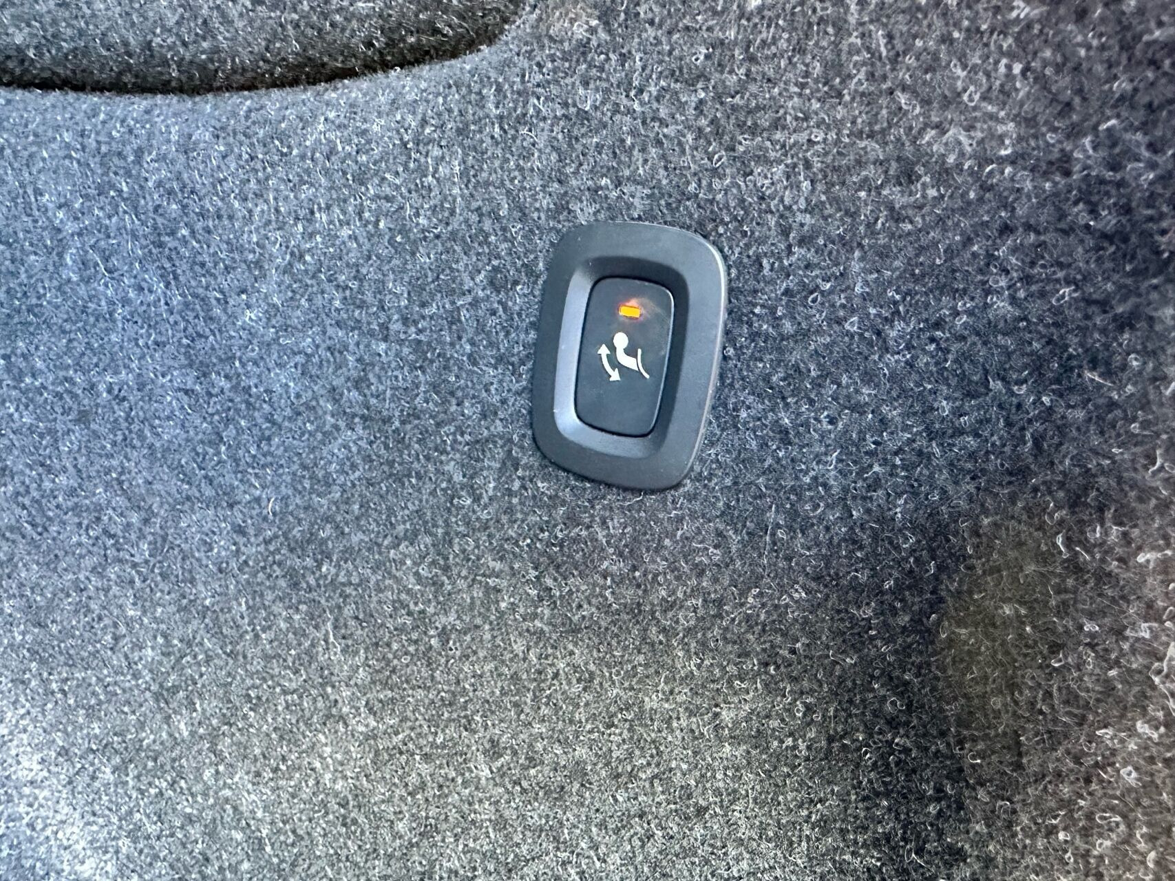 Sort Volvo XC40 fra 2023