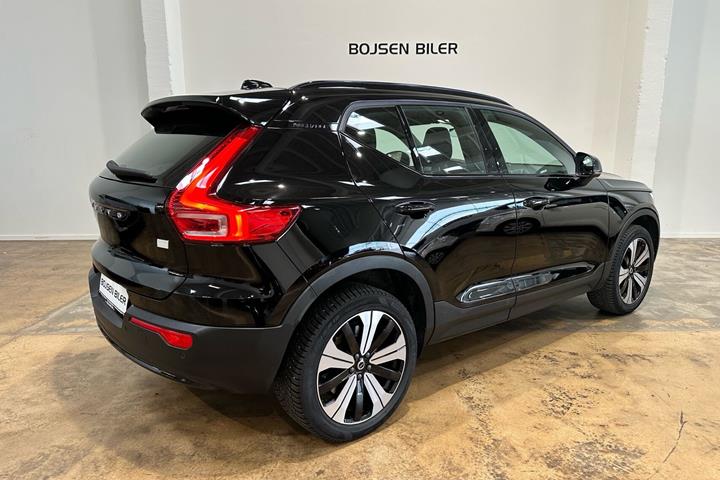 Sort Volvo XC40 fra 2023