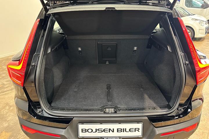 Sort Volvo XC40 fra 2023