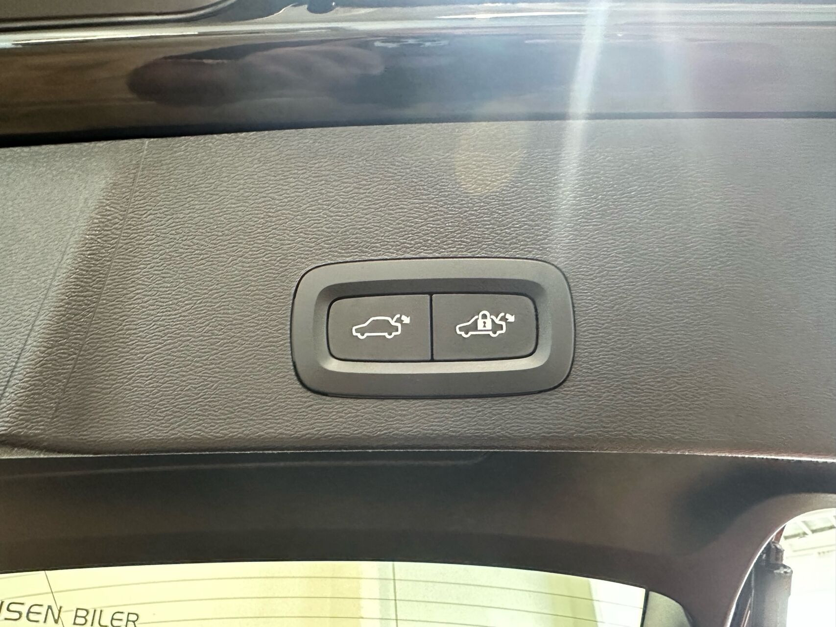 Sort Volvo XC40 fra 2023