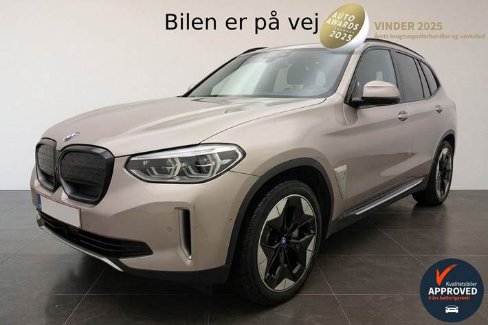 Beige BMW iX3 fra 2021