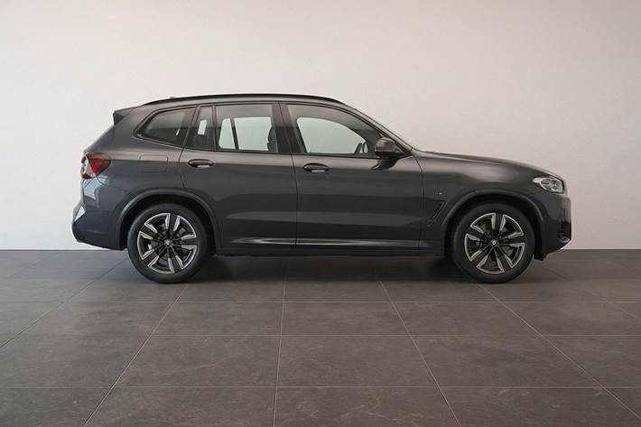 Sort BMW iX3 fra 2022