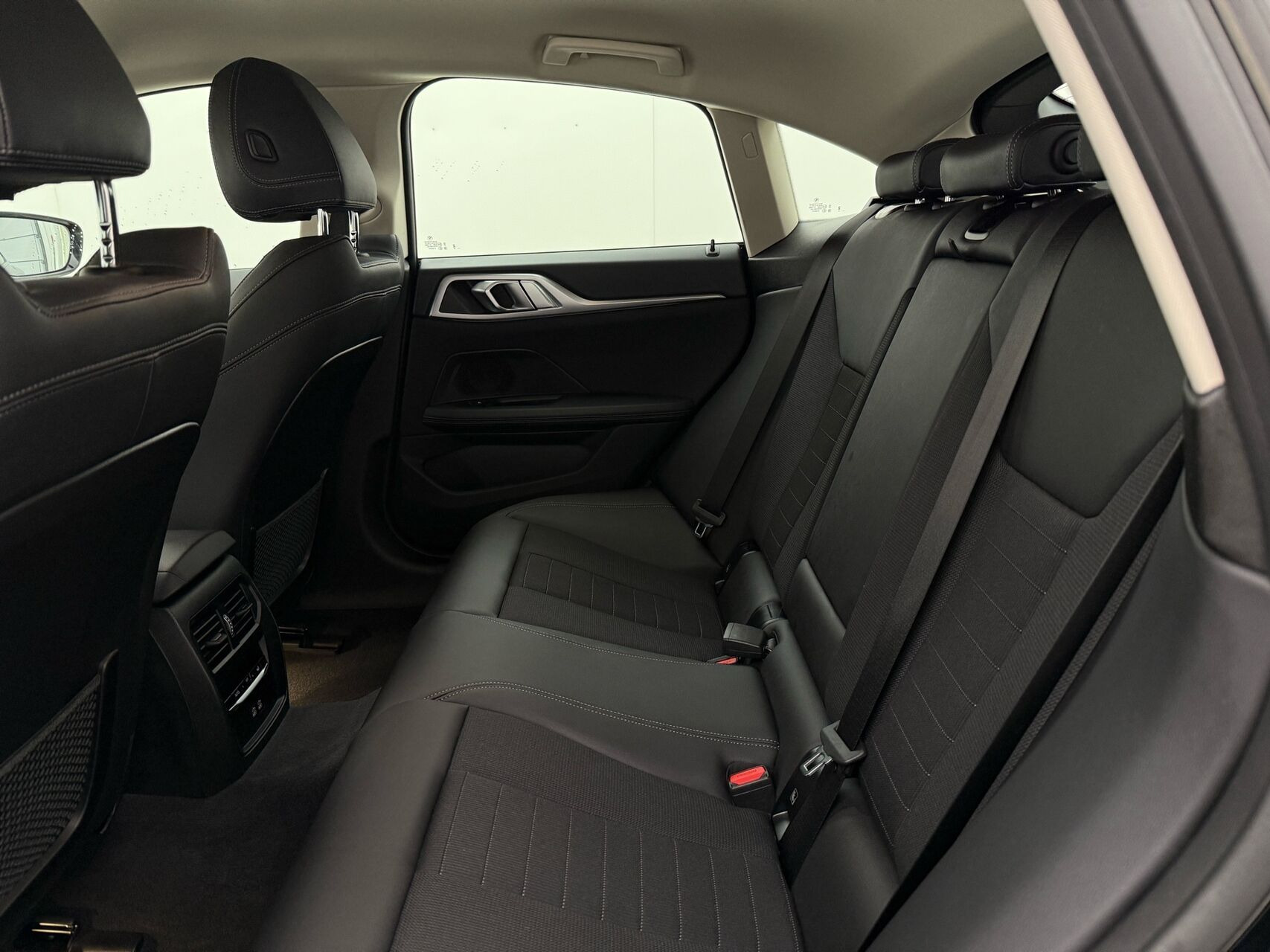 Sort BMW i4 fra 2023