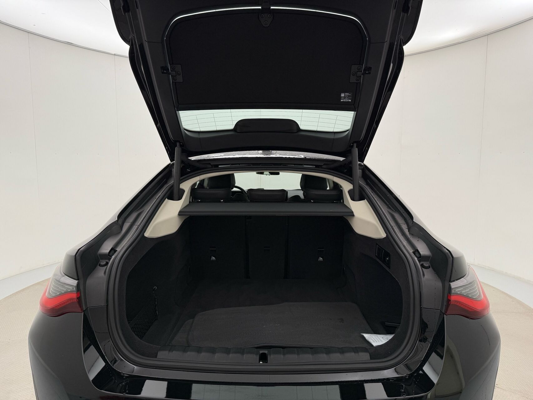 Sort BMW i4 fra 2023