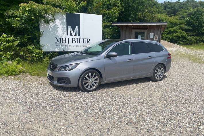Grå Peugeot 308 fra 2018