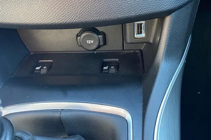 Grå Peugeot 308 fra 2018