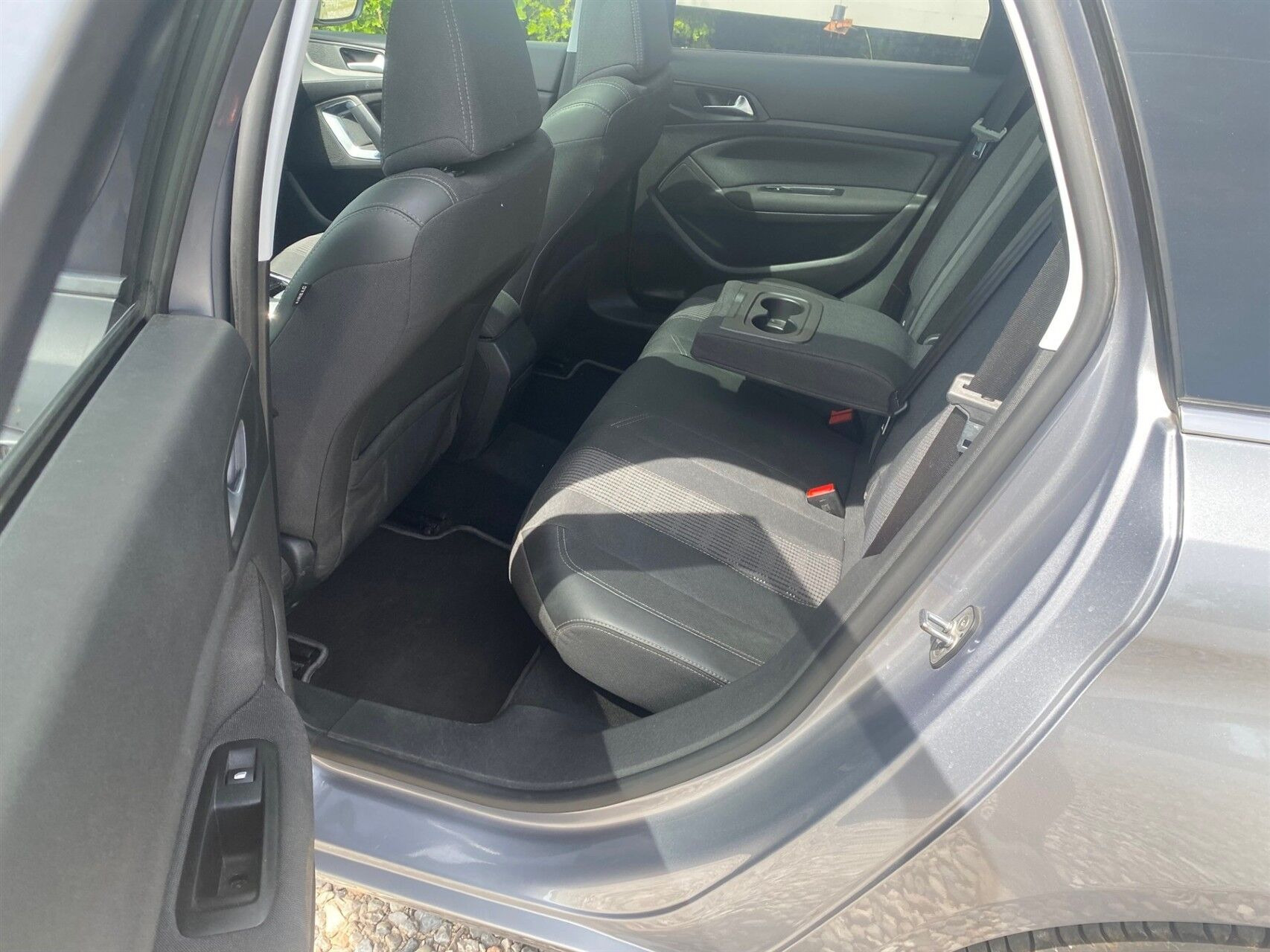 Grå Peugeot 308 fra 2018