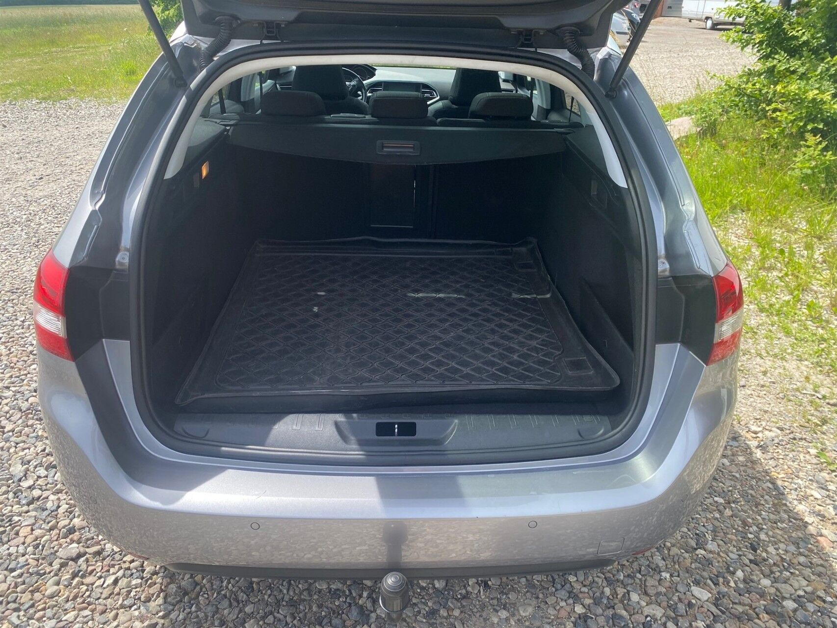 Grå Peugeot 308 fra 2018