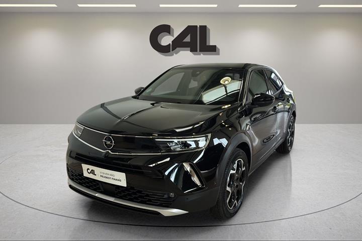 Sort Opel Mokka-e fra 2022 set udefra