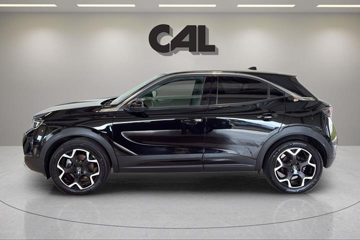 Sort Opel Mokka-e fra 2022
