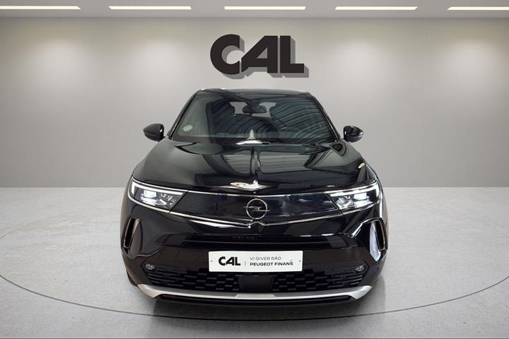 Sort Opel Mokka-e fra 2022