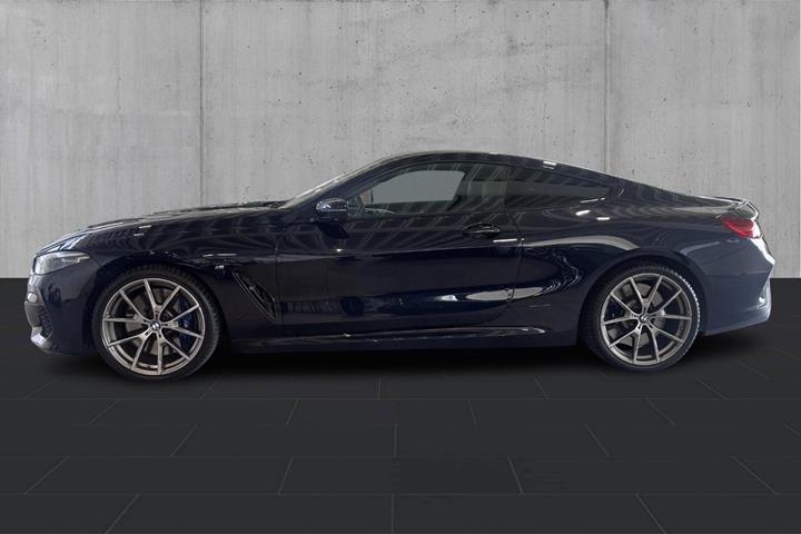 Sort BMW M850i fra 2020