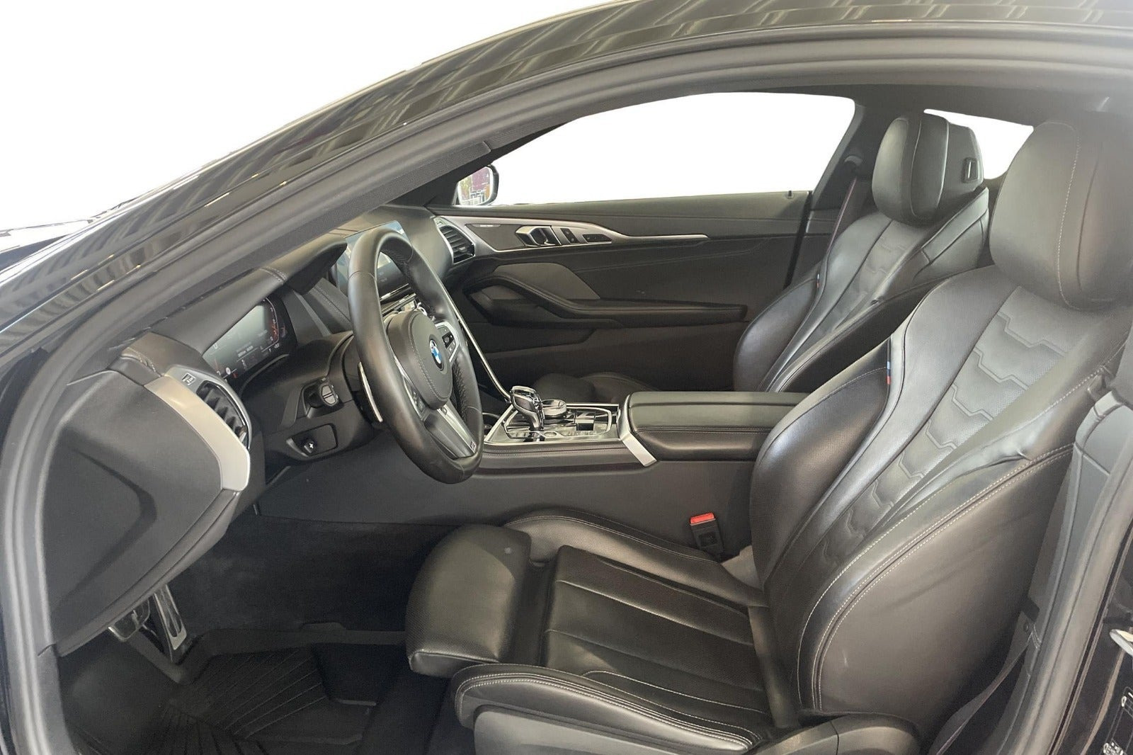 Sort BMW M850i fra 2020