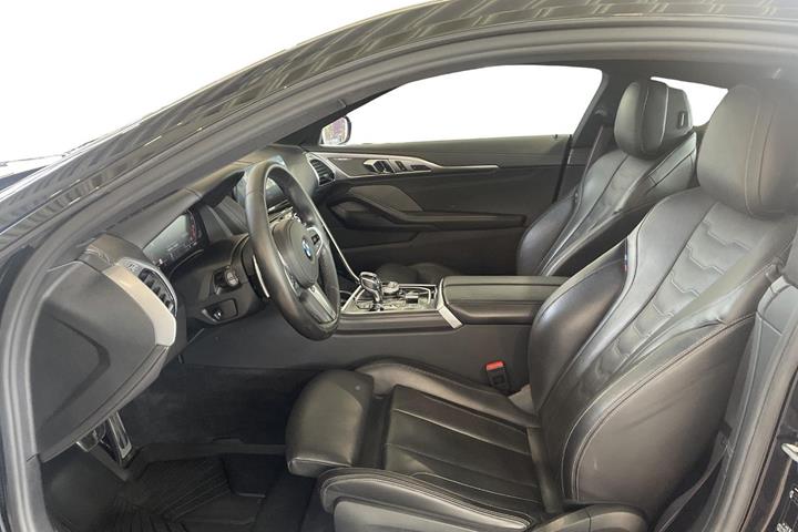 Sort BMW M850i fra 2020