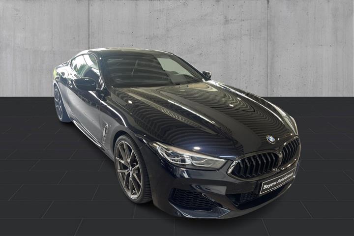 Sort BMW M850i fra 2020