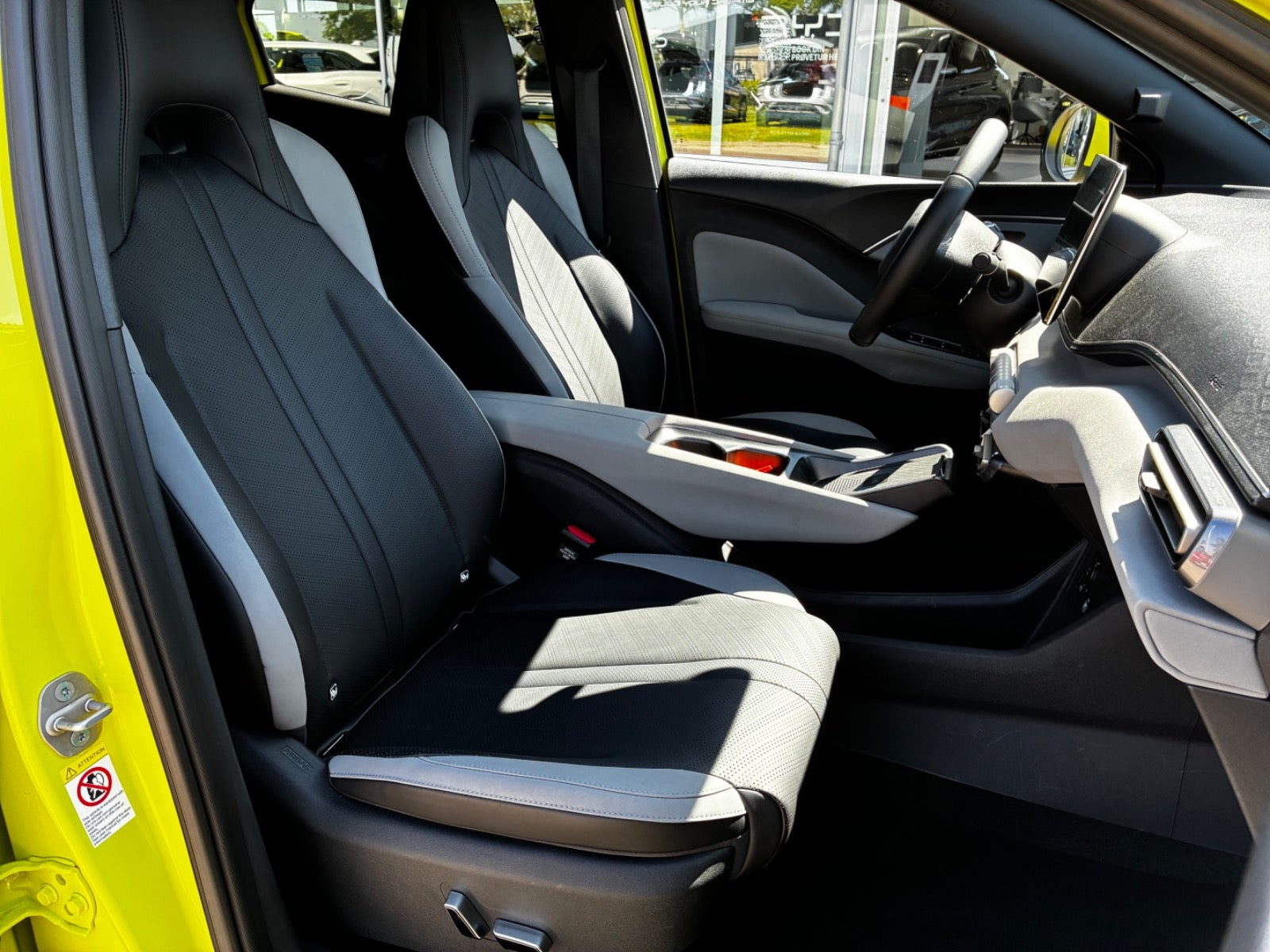 Grøn BYD Dolphin Surf fra 2025
