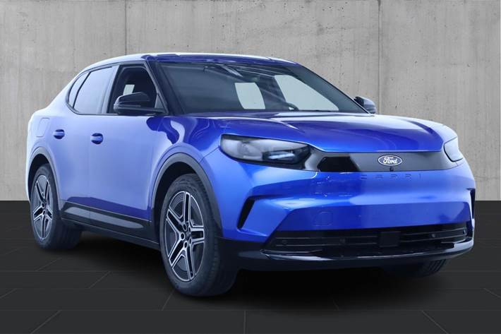 Blå Ford Capri fra 2025