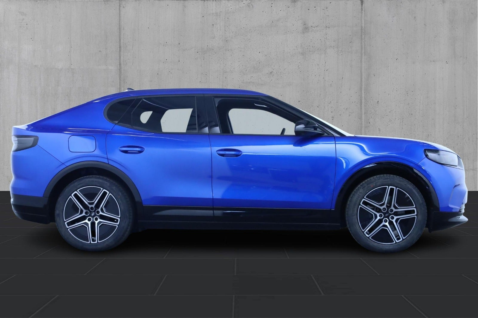 Blå Ford Capri fra 2025
