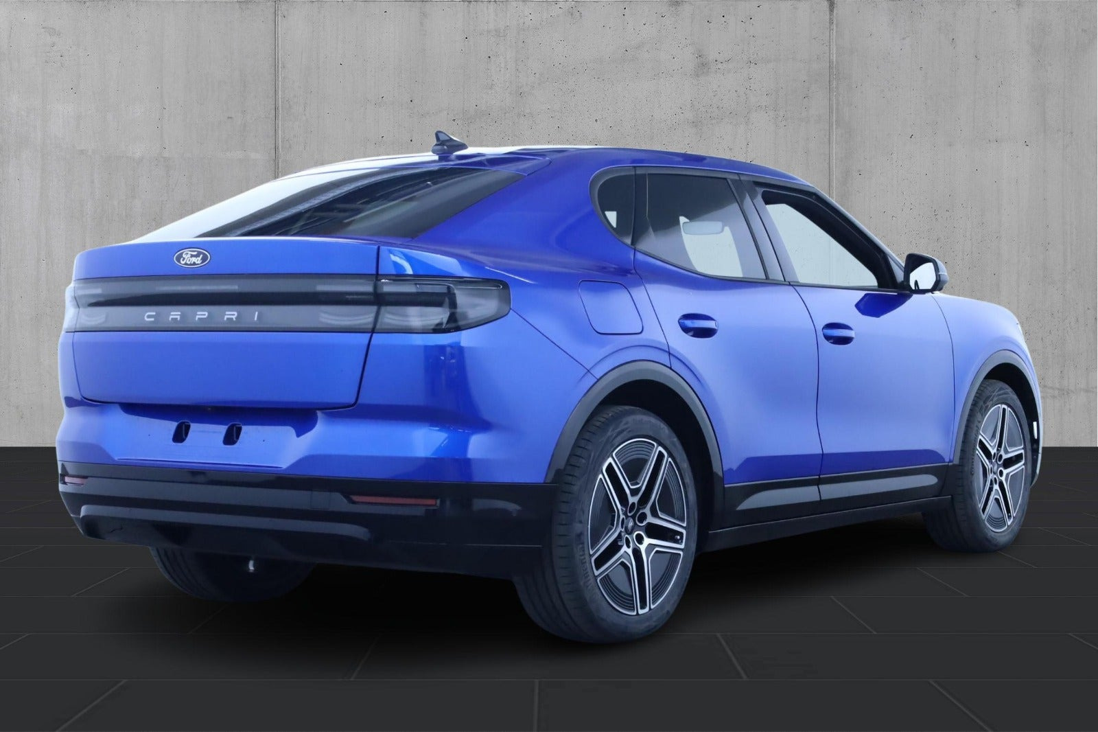 Blå Ford Capri fra 2025
