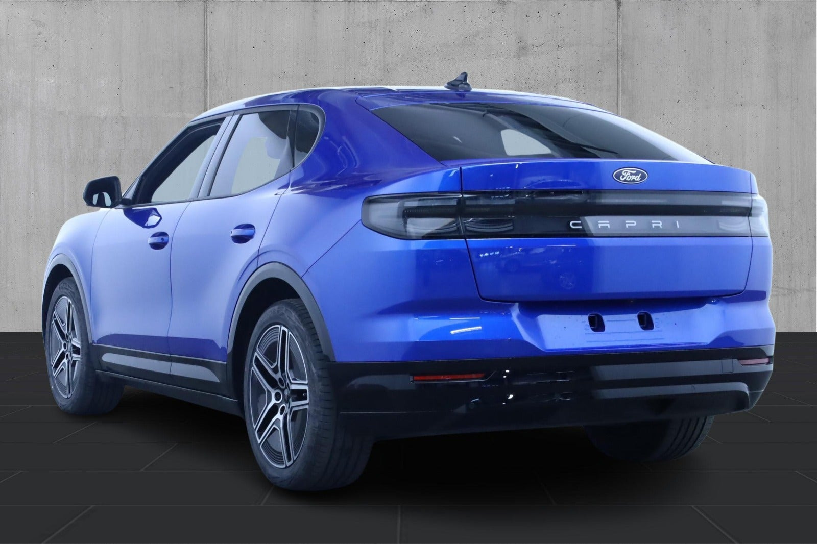 Blå Ford Capri fra 2025