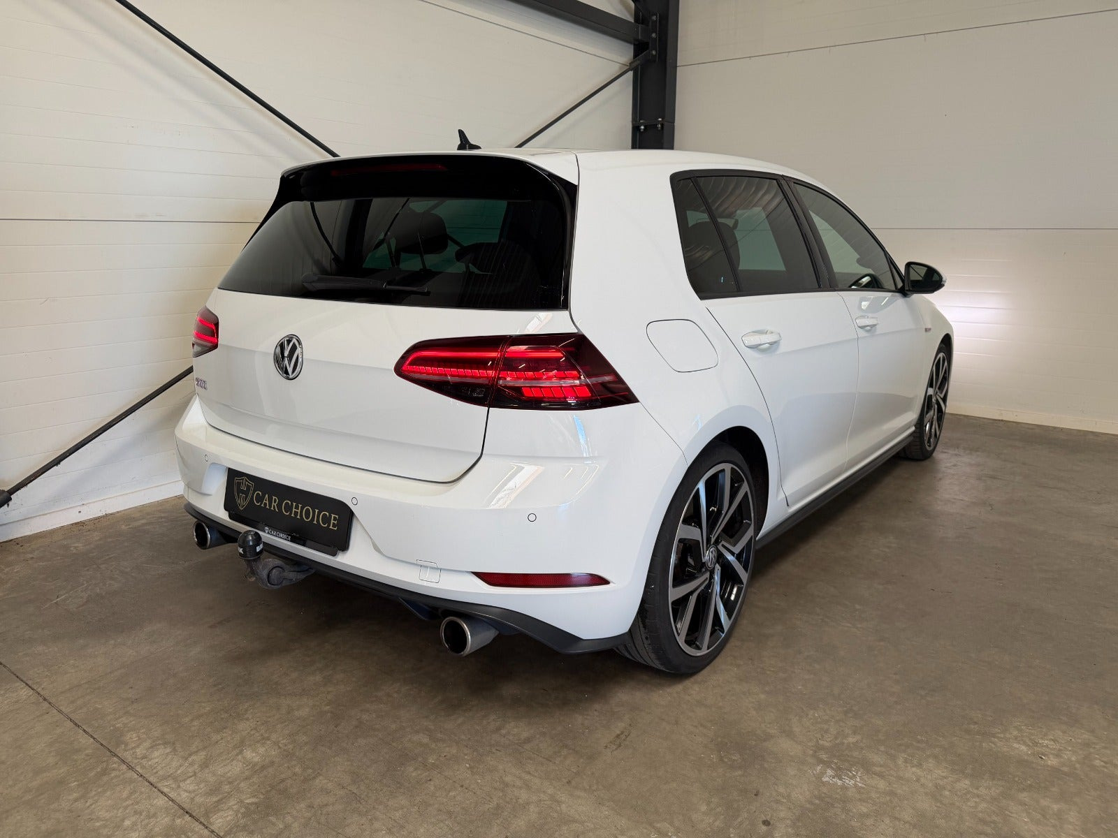 Hvid VW Golf VII fra 2018