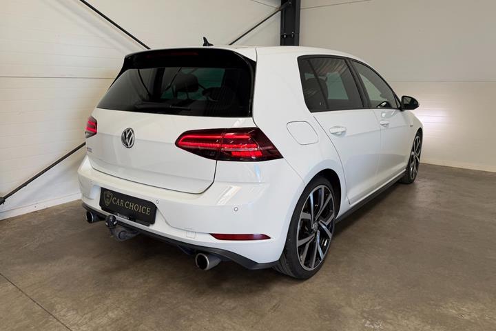 Hvid VW Golf VII fra 2018