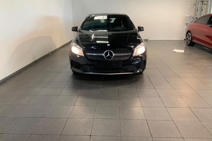 Sort Mercedes A200 fra 2015