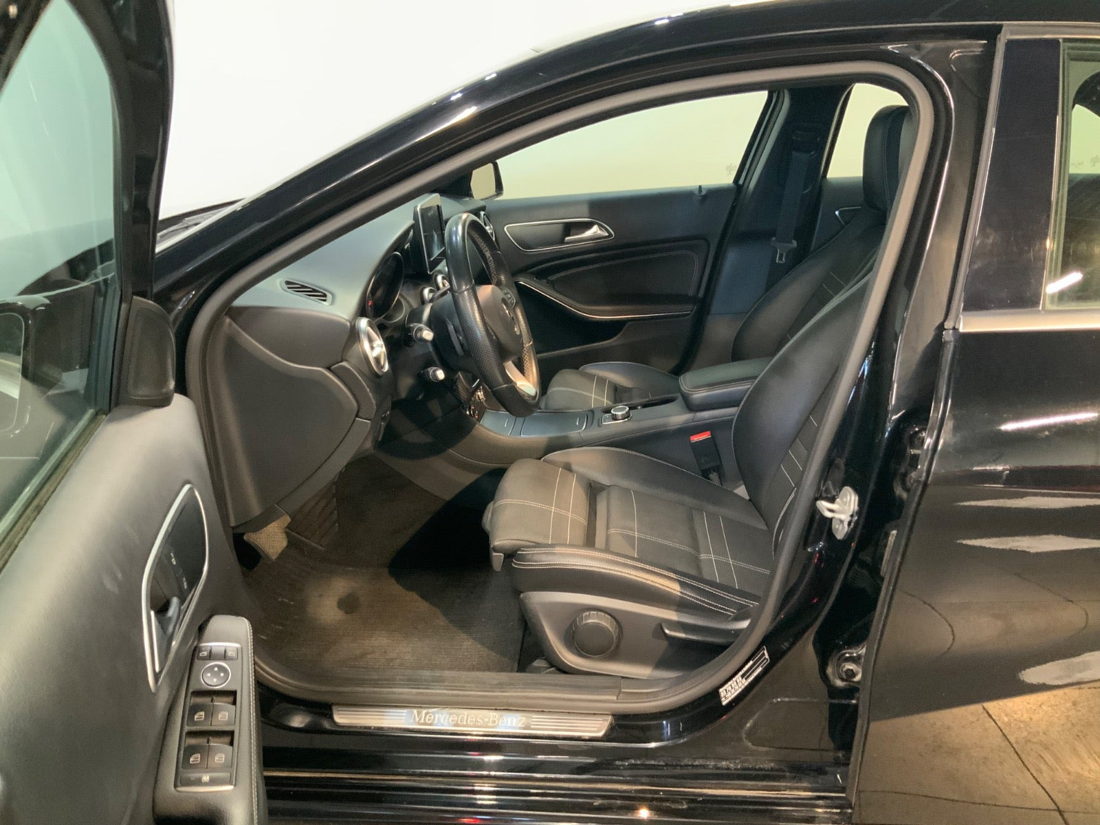 Sort Mercedes A200 fra 2015
