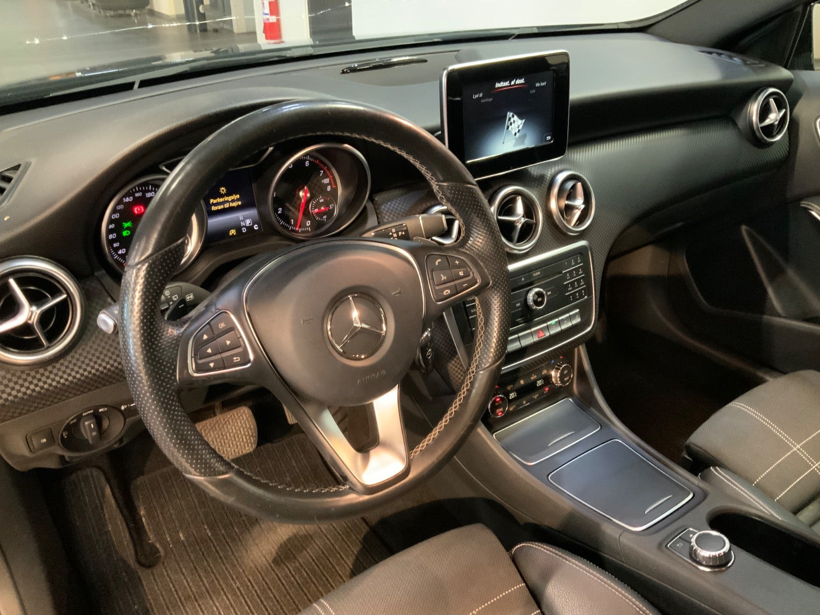 Sort Mercedes A200 fra 2015