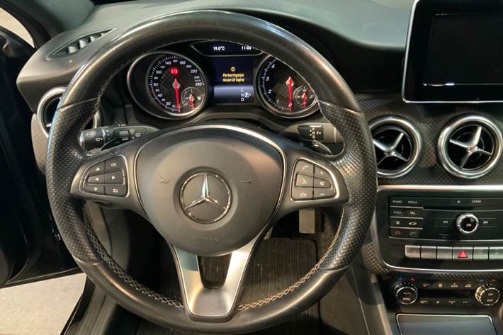 Sort Mercedes A200 fra 2015