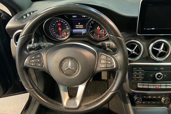 Sort Mercedes A200 fra 2015