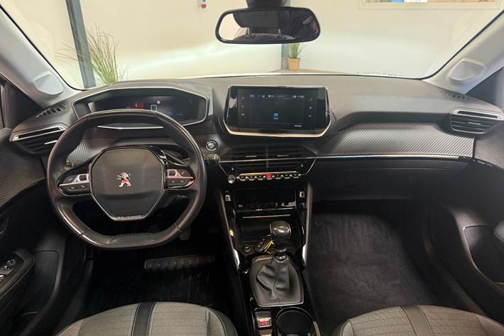 Hvid Peugeot 208 fra 2020