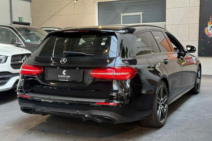 Sort Mercedes E350 d fra 2019